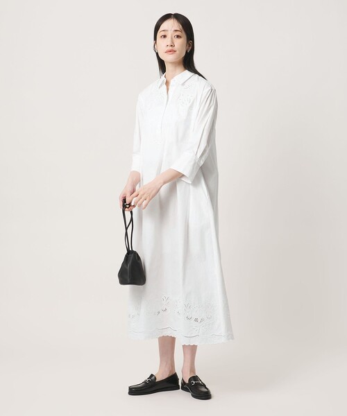 UNITED ARROWS(ユナイテッドアローズ)の「カットワーク シャツワンピース(ワンピース・レディース・オフホワイト/ネイビー・FREE)」の12枚目の写真