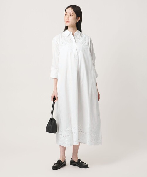 UNITED ARROWS(ユナイテッドアローズ)の「カットワーク シャツワンピース(ワンピース・レディース・オフホワイト/ネイビー・FREE)」の13枚目の写真