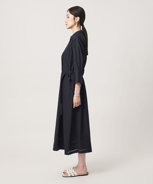 UNITED ARROWS(ユナイテッドアローズ)の「カットワーク シャツワンピース(ワンピース・レディース・オフホワイト/ネイビー・FREE)」の16枚目の写真