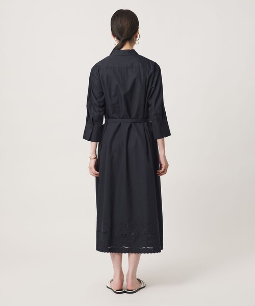 UNITED ARROWS(ユナイテッドアローズ)の「カットワーク シャツワンピース(ワンピース・レディース・オフホワイト/ネイビー・FREE)」の17枚目の写真
