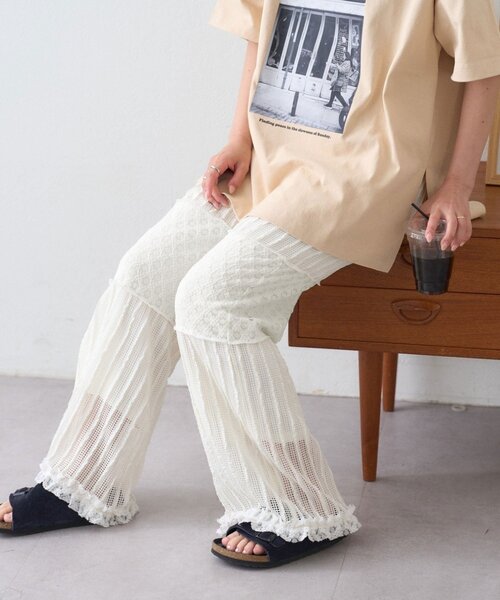 CIAOPANIC TYPY(チャオパニックティピー)の「裾フリル切替メッシュレースフレアパンツ(その他パンツ・レディース・ブラック/オフホワイト・MEDIUM/SMALL)」の3枚目の写真