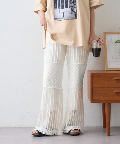 CIAOPANIC TYPY(チャオパニックティピー)の「裾フリル切替メッシュレースフレアパンツ(その他パンツ・レディース・ブラック/オフホワイト・MEDIUM/SMALL)」の4枚目の写真