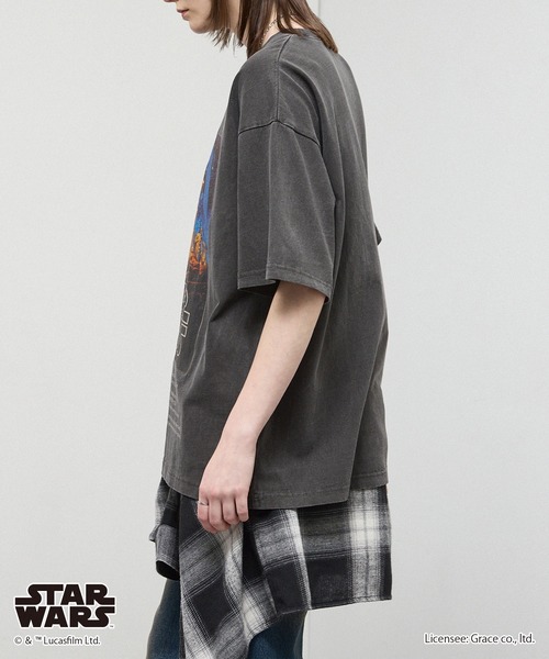 STAR WARS（スターウォーズ）の「＜Exclusive＞【STAR WARS】Vintage-Washed Oversized Tee / 【スター・ウォーズ】 別注 ヴィンテージ加工 オーバーサイズ グラフィックTシャツ（Tシャツ/カットソー・メンズ・ブラック系2/ブラック系/ブラック・L/M）」の7枚目の写真