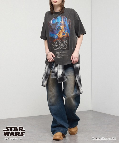 STAR WARS（スターウォーズ）の「＜Exclusive＞【STAR WARS】Vintage-Washed Oversized Tee / 【スター・ウォーズ】 別注 ヴィンテージ加工 オーバーサイズ グラフィックTシャツ（Tシャツ/カットソー・メンズ・ブラック系2/ブラック系/ブラック・L/M）」の12枚目の写真
