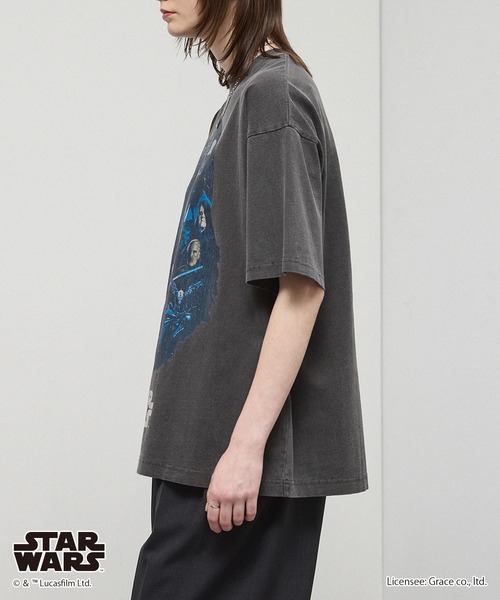 STAR WARS（スターウォーズ）の「＜Exclusive＞【STAR WARS】Vintage-Washed Oversized Tee / 【スター・ウォーズ】 別注 ヴィンテージ加工 オーバーサイズ グラフィックTシャツ（Tシャツ/カットソー・メンズ・ブラック系2/ブラック系/ブラック・L/M）」の20枚目の写真