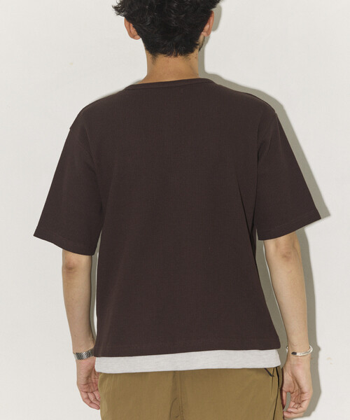 FREAK'S STORE(フリークスストア)の「ワッフル フェイクレイヤード ヘンリーネック Tシャツ(Tシャツ/カットソー・メンズ・チャコールグレー/ライトグレー/ブラウン・SMALL/MEDIUM/LARGE)」の16枚目の写真