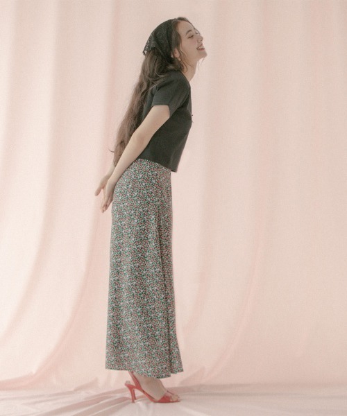 Cath Kidston（キャスキッドソン）の「ナロースカート Cherry Vine（スカート・レディース・ブラック・S）」の4枚目の写真