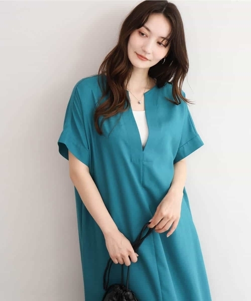 MK MICHEL KLEIN（エムケーミッシェルクラン）の「[洗える]深V開きサックワンピース（ワンピース・レディース・グリーン/ベージュ・38）」の3枚目の写真