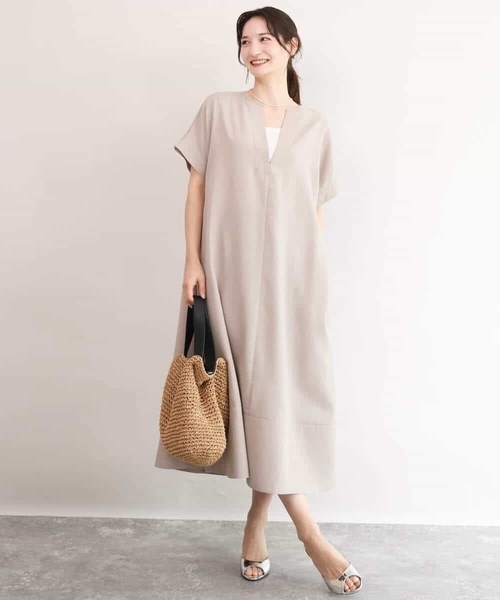 MK MICHEL KLEIN（エムケーミッシェルクラン）の「[洗える]深V開きサックワンピース（ワンピース・レディース・グリーン/ベージュ・38）」の12枚目の写真
