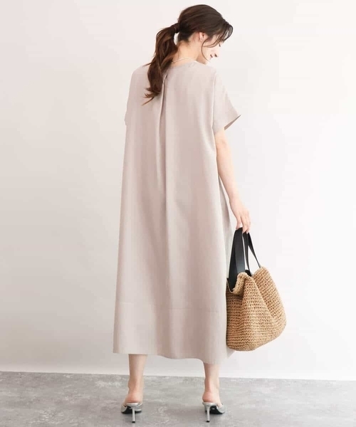 MK MICHEL KLEIN（エムケーミッシェルクラン）の「[洗える]深V開きサックワンピース（ワンピース・レディース・グリーン/ベージュ・38）」の14枚目の写真