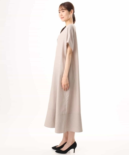 MK MICHEL KLEIN（エムケーミッシェルクラン）の「[洗える]深V開きサックワンピース（ワンピース・レディース・グリーン/ベージュ・38）」の18枚目の写真