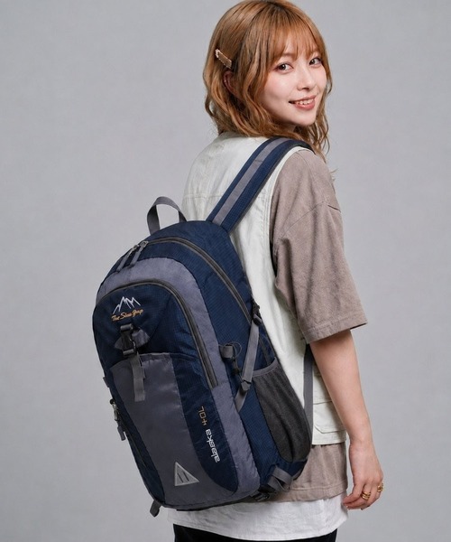 SORENA(ソレナ)の「撥水アウトドアバックパック(バックパック/リュック・メンズ・レッド/オリーブ/ピンク/ネイビー/ブラック/ブルー/グリーン・FREE)」の4枚目の写真
