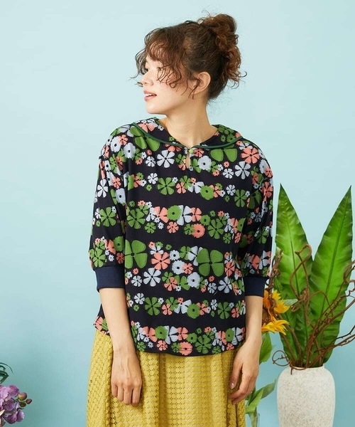 Jocomomola(ホコモモラ)の「Ramo Border フラワージャカードセーラーカラーカットソー(Tシャツ/カットソー・レディース・アイボリー/ネイビー・40)」の1枚目の写真