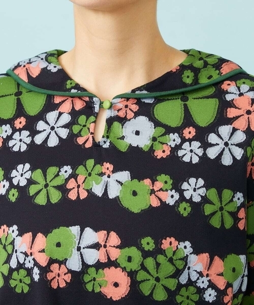 Jocomomola(ホコモモラ)の「Ramo Border フラワージャカードセーラーカラーカットソー(Tシャツ/カットソー・レディース・アイボリー/ネイビー・40)」の7枚目の写真