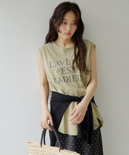 DISCOAT(ディスコート)の「【Noka/WEB限定】ロゴノースリTシャツ(Tシャツ/カットソー・レディース・オフホワイト/カーキ/チャコールグレー・FREE)」の1枚目の写真