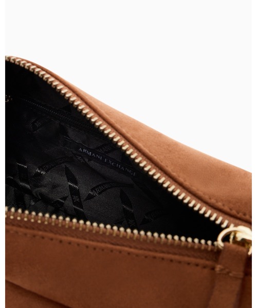 ARMANI EXCHANGE(アルマーニエクスチェンジ)の「【A|X アルマーニ エクスチェンジ】AXロゴ スエードタッチ マルチポケット ワンハンドルバッグ(ハンドバッグ・レディース・キャメル・FREE)」の5枚目の写真