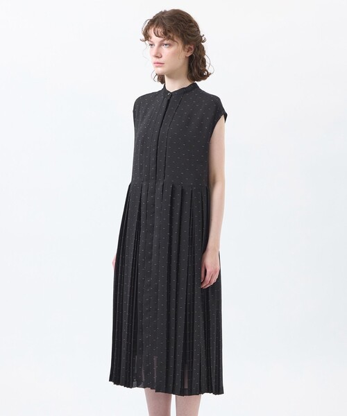 MACKINTOSH PHILOSOPHY（ﾏｯｷﾝﾄｯｼｭ ﾌｨﾛｿﾌｨｰ）の「【WEB&一部店舗限定】【WILLINGHAM DRESS】トリプルドットプリーツ（ワンピース・レディース・ホワイト系その他/ブラック・36/38）」の6枚目の写真