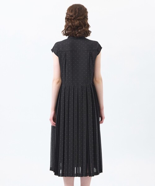 MACKINTOSH PHILOSOPHY（ﾏｯｷﾝﾄｯｼｭ ﾌｨﾛｿﾌｨｰ）の「【WEB&一部店舗限定】【WILLINGHAM DRESS】トリプルドットプリーツ（ワンピース・レディース・ホワイト系その他/ブラック・36/38）」の7枚目の写真