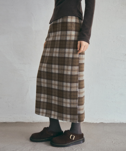 OURNOSTALGIA（アワー ノスタルジア）の「Wool Pencil Check Skirt_Beige(O25-SK16)（スカート・レディース・Beige・MEDIUM/SMALL）」の2枚目の写真