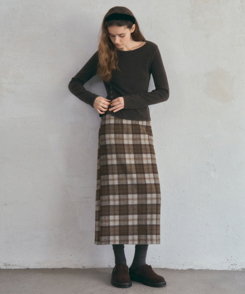 OURNOSTALGIA（アワー ノスタルジア）の「Wool Pencil Check Skirt_Beige(O25-SK16)（スカート・レディース・Beige・MEDIUM/SMALL）」の3枚目の写真