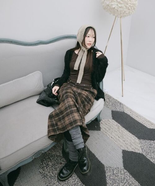 OURNOSTALGIA（アワー ノスタルジア）の「Wool Pencil Check Skirt_Beige(O25-SK16)（スカート・レディース・Beige・MEDIUM/SMALL）」の6枚目の写真