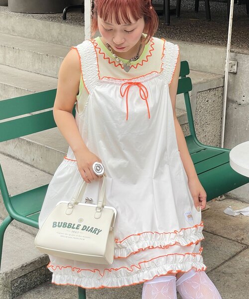 HELLO.SANFRANCISCO(ハローサンフランシスコ)の「【HELLO.SANFRANCISCO/ハローサンフランシスコ】マーガレットロゴがま口ショルダー(トートバッグ・レディース・ホワイト/ブルー・ONE SIZE)」の6枚目の写真