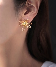 フラワーモチーフピアス