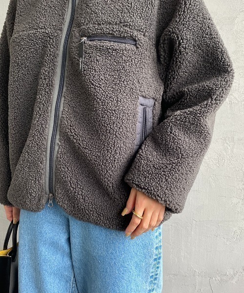 GYMPHLEX（ジムフレックス）の「【WEB先行予約】[GYMPHLEX/ジムフレックス] COZY LIGHT ボアフリースジャケット（ブルゾン・レディース・ベージュ/オフホワイト/チャコール・14）」の18枚目の写真