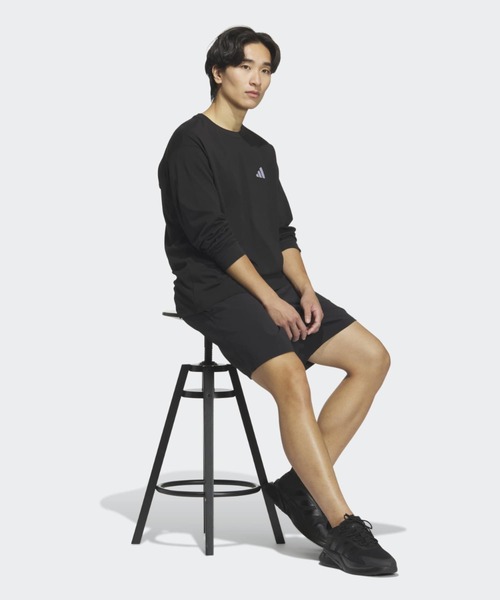 adidas（アディダス）の「エッセンシャルズ プラス ルーズフィット スモールロゴ 長袖Tシャツ / ロンT / アディダス adidas（Tシャツ/カットソー・メンズ・ブラック・XX-LARGE/3XL/LARGE/MEDIUM/SMALL/X-LARGE/X-SMALL）」の3枚目の写真
