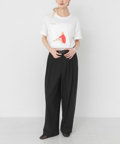 URBAN RESEARCH(アーバンリサーチ)の「『4サイズ展開』スリータックワイドパンツ(その他パンツ・レディース・ブラック/チャコールグレー・34/40/38/36)」の6枚目の写真