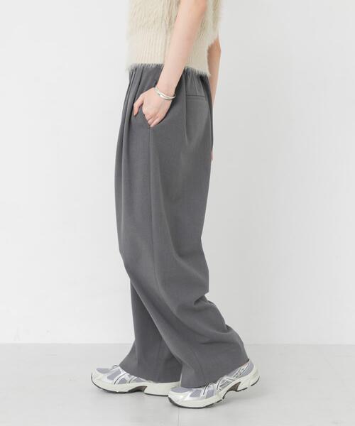 URBAN RESEARCH(アーバンリサーチ)の「『4サイズ展開』スリータックワイドパンツ(その他パンツ・レディース・ブラック/チャコールグレー・34/40/38/36)」の15枚目の写真