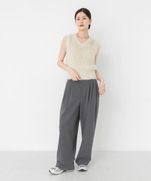URBAN RESEARCH(アーバンリサーチ)の「『4サイズ展開』スリータックワイドパンツ(その他パンツ・レディース・ブラック/チャコールグレー・34/40/38/36)」の18枚目の写真