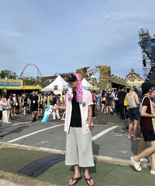 S'EST（エスイーエスティー）の「Front Cut-out Bermuda Pants Gray（その他パンツ・メンズ・グレー・MEDIUM/LARGE/X-LARGE）」の2枚目の写真