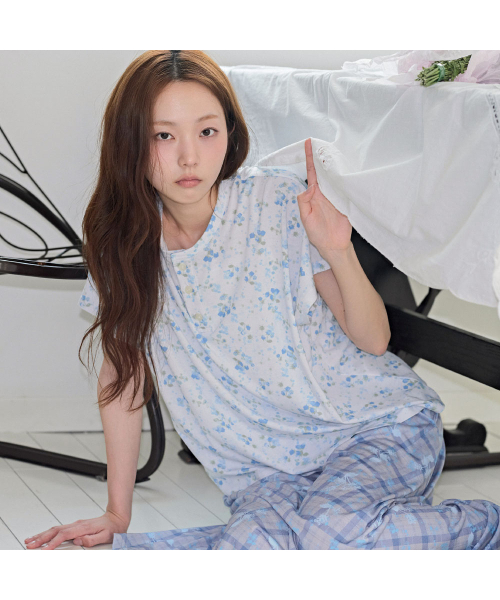 MUSEMOOD（ミューズムード）の「ブルーローズドルマンTシャツ（Tシャツ/カットソー・レディース・その他・FREE）」の3枚目の写真