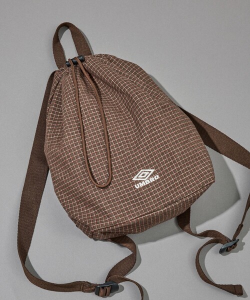 FREAK'S STORE(フリークスストア)の「UMBRO/アンブロ SP Packable Flannel Mini Bag/別注 パッカブル フランネル ミニバッグ/ナップサック型(バックパック/リュック・メンズ・ベージュ/ネイビー/ブラウン/ブラック・ONE SIZE)」の3枚目の写真
