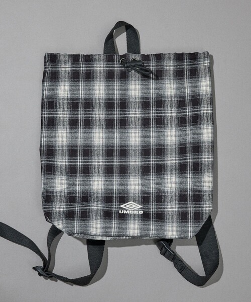 FREAK'S STORE(フリークスストア)の「UMBRO/アンブロ SP Packable Flannel Mini Bag/別注 パッカブル フランネル ミニバッグ/ナップサック型(バックパック/リュック・メンズ・ベージュ/ネイビー/ブラウン/ブラック・ONE SIZE)」の10枚目の写真