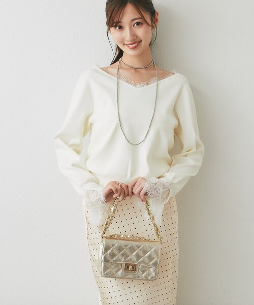 La boutique BonBon(ラブティックボンボン)の「【繊細レースで女子力UP!】レース付きVネックニット(ニット/セーター・レディース・バイオレット/ネイビー/ピンク/オフホワイト・FREE)」の2枚目の写真