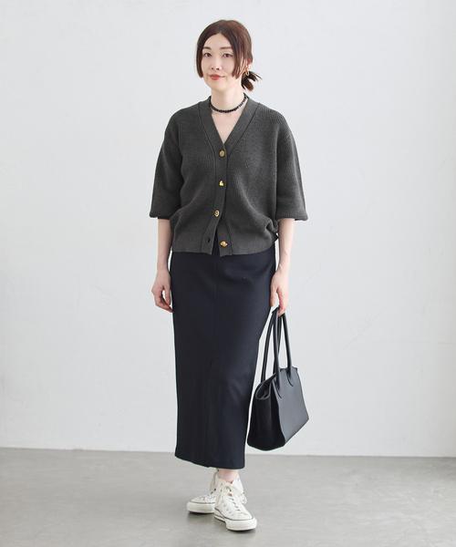 journal standard L'essage（ジャーナルスタンダードレサージュ）の「GOLDボタンカーディガン（カーディガン/ボレロ・レディース・チャコールグレー/タン・FREE）」の7枚目の写真