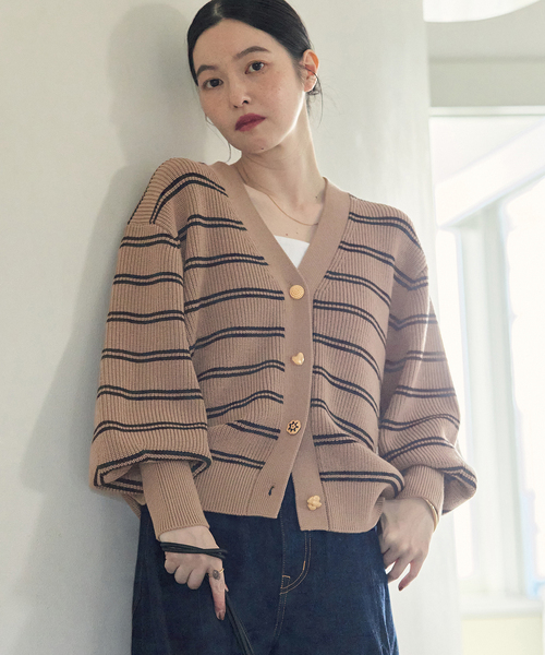 journal standard L'essage（ジャーナルスタンダードレサージュ）の「GOLDボタンカーディガン（カーディガン/ボレロ・レディース・チャコールグレー/タン・FREE）」の10枚目の写真