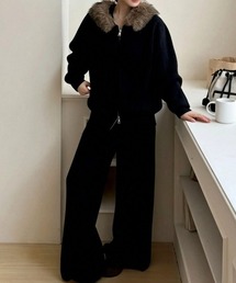 フェイクファーファー付きニットダブルジップカーディガン&パンツ