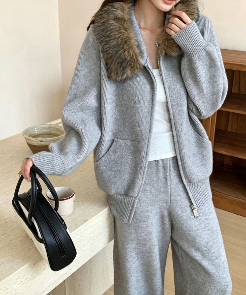 FLINEA(フリネア)の「フェイクファーファー付きニットダブルジップカーディガン&パンツ(セットアップ・レディース・ブラウン/ダークグレー/ライトグレー/ブラック/ベージュ・FREE)」の9枚目の写真