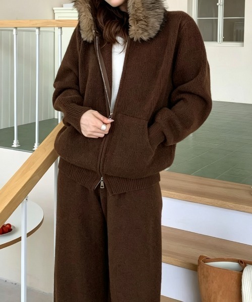 FLINEA(フリネア)の「フェイクファーファー付きニットダブルジップカーディガン&パンツ(セットアップ・レディース・ブラウン/ダークグレー/ライトグレー/ブラック/ベージュ・FREE)」の19枚目の写真