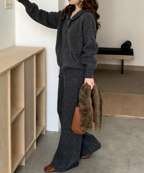FLINEA(フリネア)の「フェイクファーファー付きニットダブルジップカーディガン&パンツ(セットアップ・レディース・ブラウン/ダークグレー/ライトグレー/ブラック/ベージュ・FREE)」の14枚目の写真