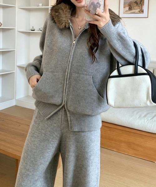 FLINEA(フリネア)の「フェイクファーファー付きニットダブルジップカーディガン&パンツ(セットアップ・レディース・ブラウン/ダークグレー/ライトグレー/ブラック/ベージュ・FREE)」の10枚目の写真