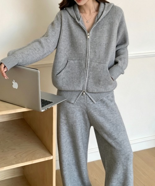 FLINEA(フリネア)の「フェイクファーファー付きニットダブルジップカーディガン&パンツ(セットアップ・レディース・ブラウン/ダークグレー/ライトグレー/ブラック/ベージュ・FREE)」の11枚目の写真