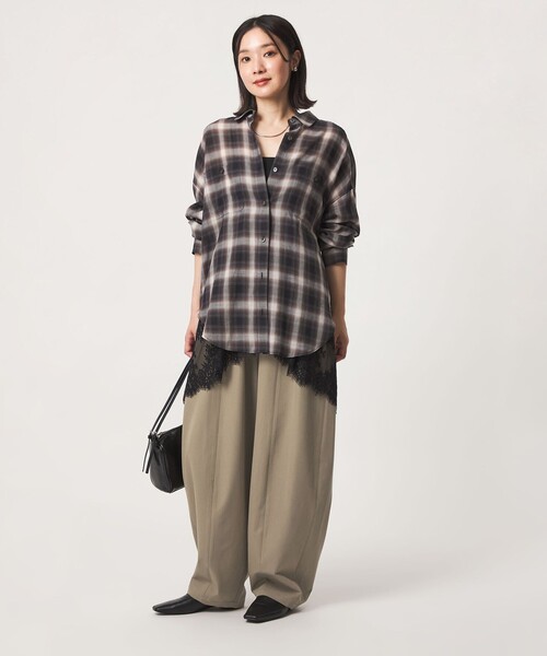 green label relaxing（グリーンレーベルリラクシング）の「【WEB限定】＜at ease＞カーブ パンツ（その他パンツ・レディース・モカ/ブラック/パープル・36/SHORT/38/40/TALL）」の15枚目の写真