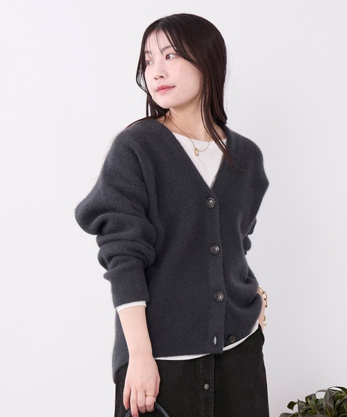 MICA&DEAL(マイカ&ディール)の「ラクーンデュアルカーディガン(ニット/セーター・レディース・グレー/ベージュ/チャコールグレー・FREE)」の2枚目の写真