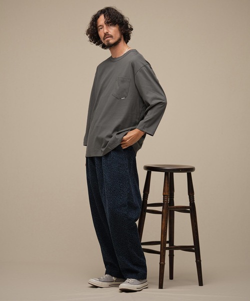 THEOREM(セオレム)の「mlt5881-Flag Label Poketed Three-quarter Sleeve Tee 7分ポケTシャツ(TRM-2624015)(Tシャツ/カットソー・メンズ・ホワイト/チャコール/ブラウン/ブラック・L/XL/M)」の8枚目の写真