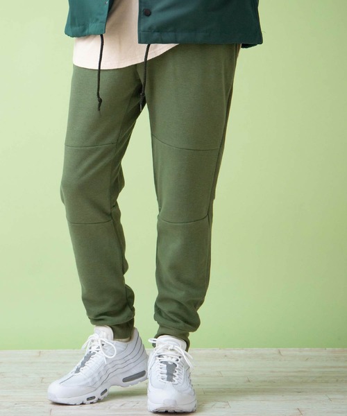 MONO-MART(モノマート)の「テーパードストレッチ スキニー ジョガーパンツ/アクティブストレッチ(MONO-MART)(スウェットパンツ・メンズ・オリーブ/オフホワイト/グレー/ネイビー/ブラック/ブルー/チャコール/ベージュ・L/M/XL/S)」の6枚目の写真