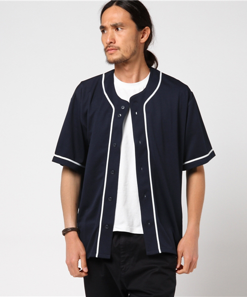 United Athle（ユナイテッドアスレ）の「【UNITED ATHLE】4.4oz ドライベースボールシャツ（シャツ/ブラウス・メンズ・ホワイト/ネイビー/ブラック/グレー・MEDIUM/LARGE/SMALL）」の4枚目の写真